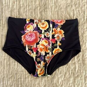 Seafolly black floral high waist swim bottoms. Size 8, US size 4 EUC